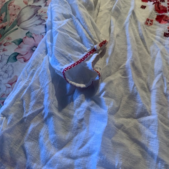 Talbots White Blouse with Red Embroidery Size Large P - Picture 2 of 7